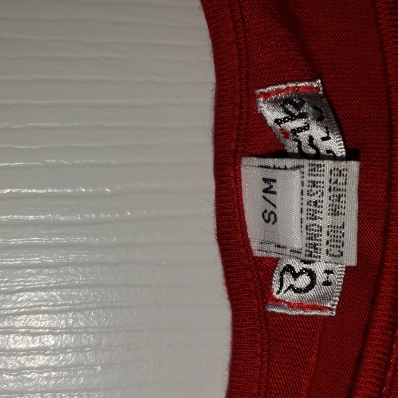 Red shirt with crochet sleeves and bottom of shirt by Baik Baik Honolulu - Picture 6 of 6